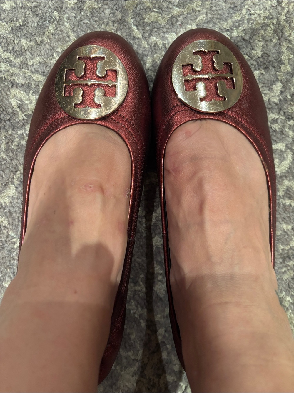 Tory Burch Metallic Burgundy Leather Logo Ballet Flats in 39
